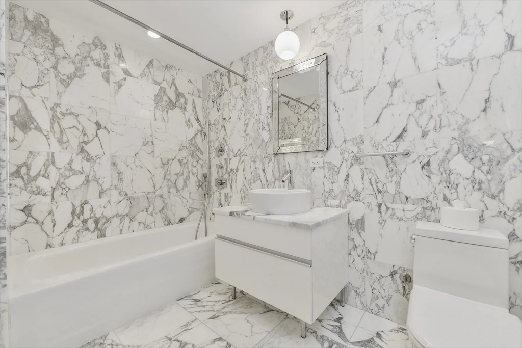7 Warren Ave, South End