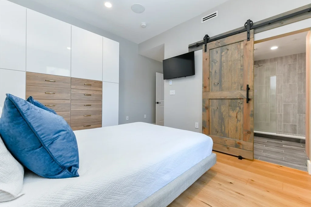 170 W Broadway, South Boston