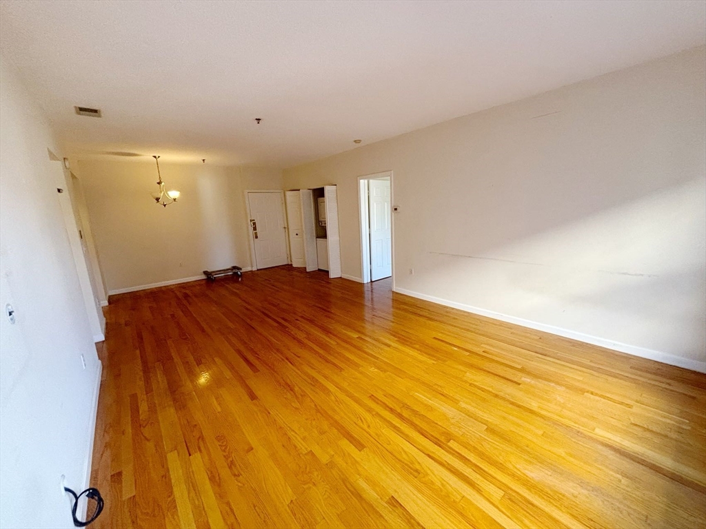 2456 Massachusetts Ave, North Cambridge