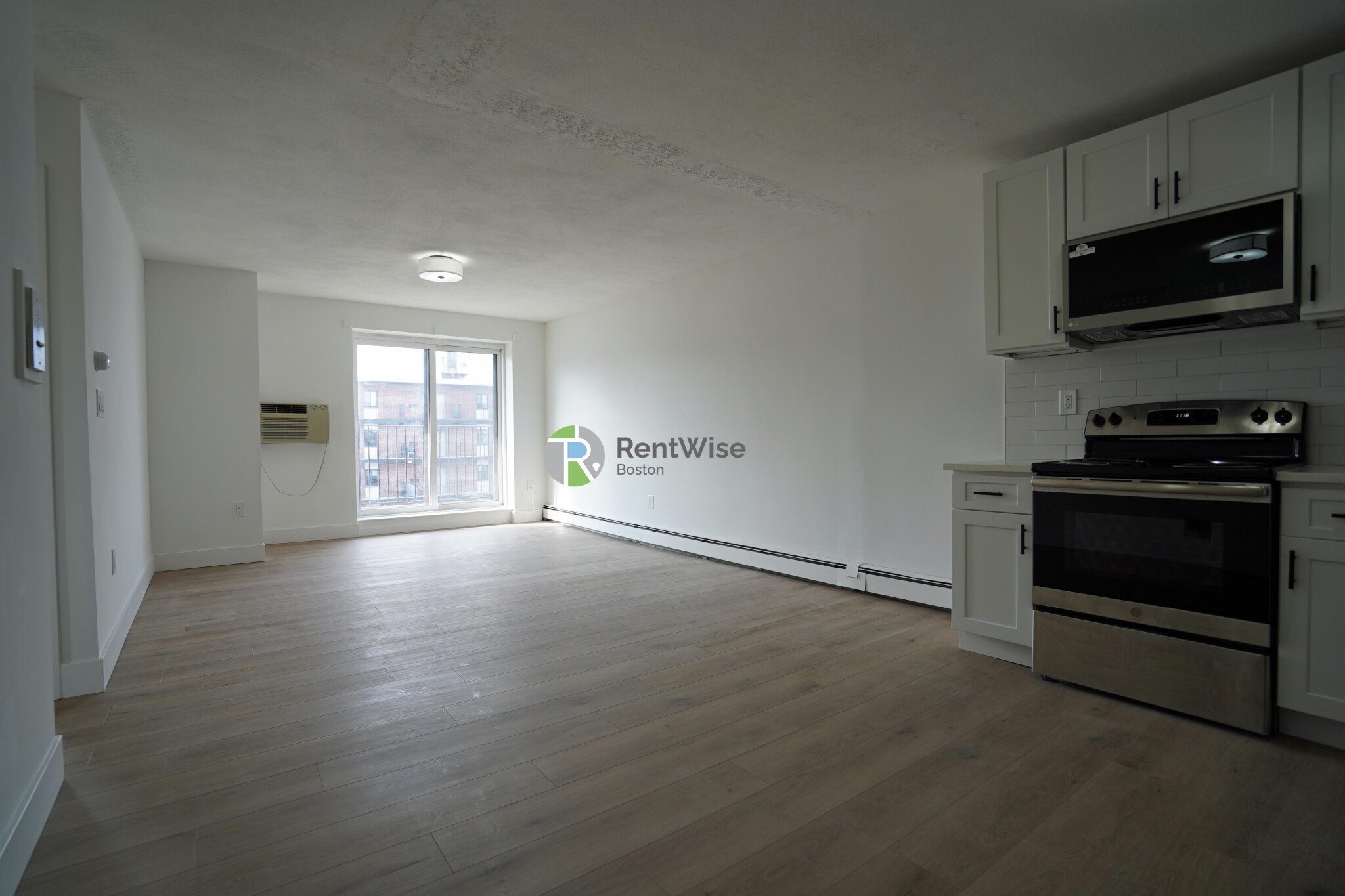 3 bed, 1 bath apartment for rent at 745 East 6th St Unit 1, South Boston — photo 1 of 19
