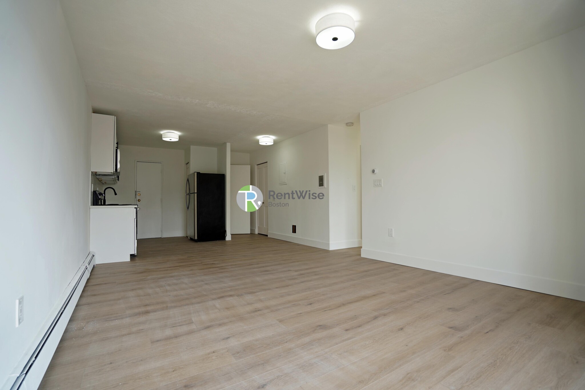 3 bed, 1 bath apartment for rent at 745 East 6th St Unit 1, South Boston — photo 4 of 19