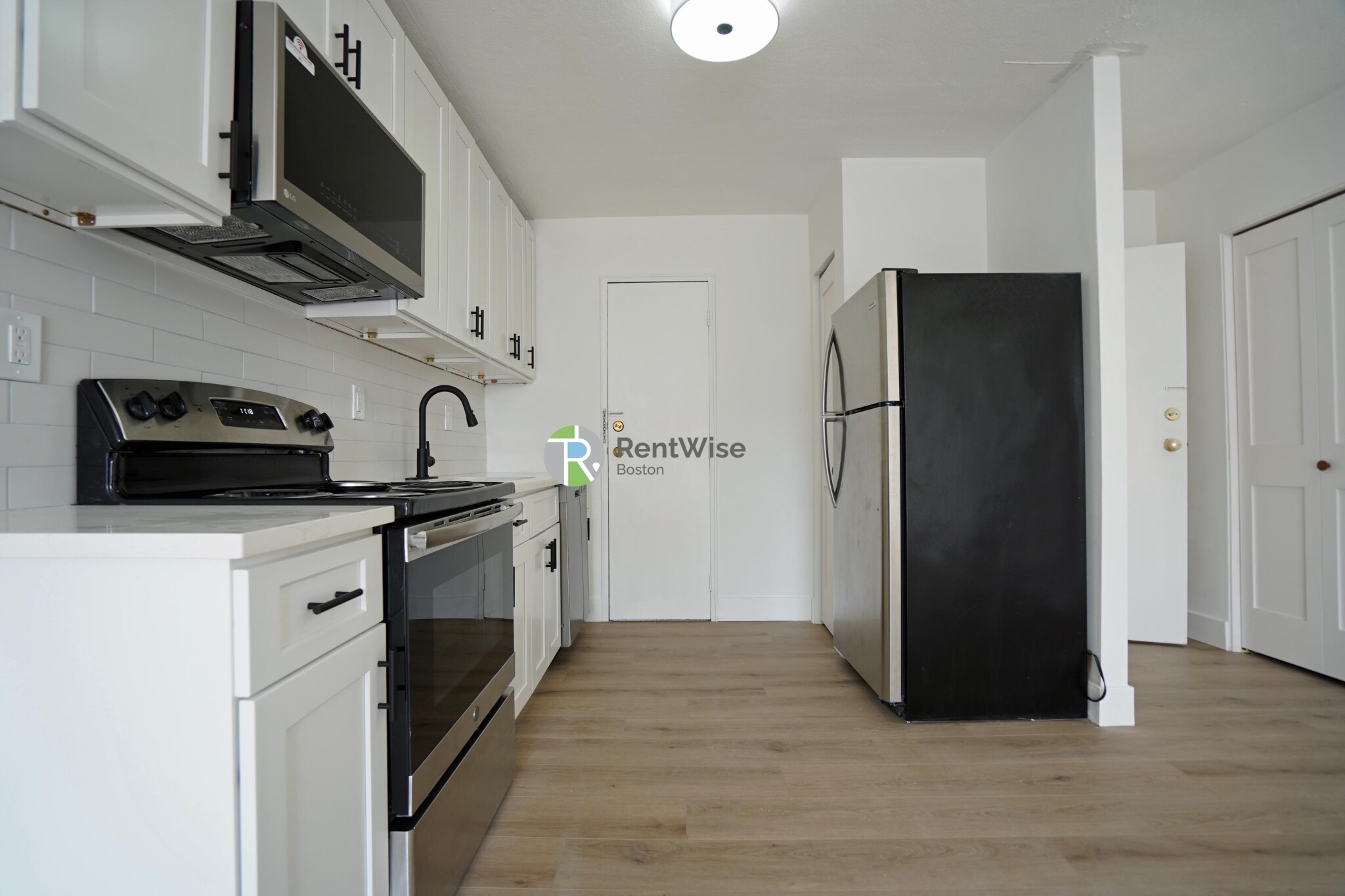 3 bed, 1 bath apartment for rent at 745 East 6th St Unit 1, South Boston — photo 6 of 19