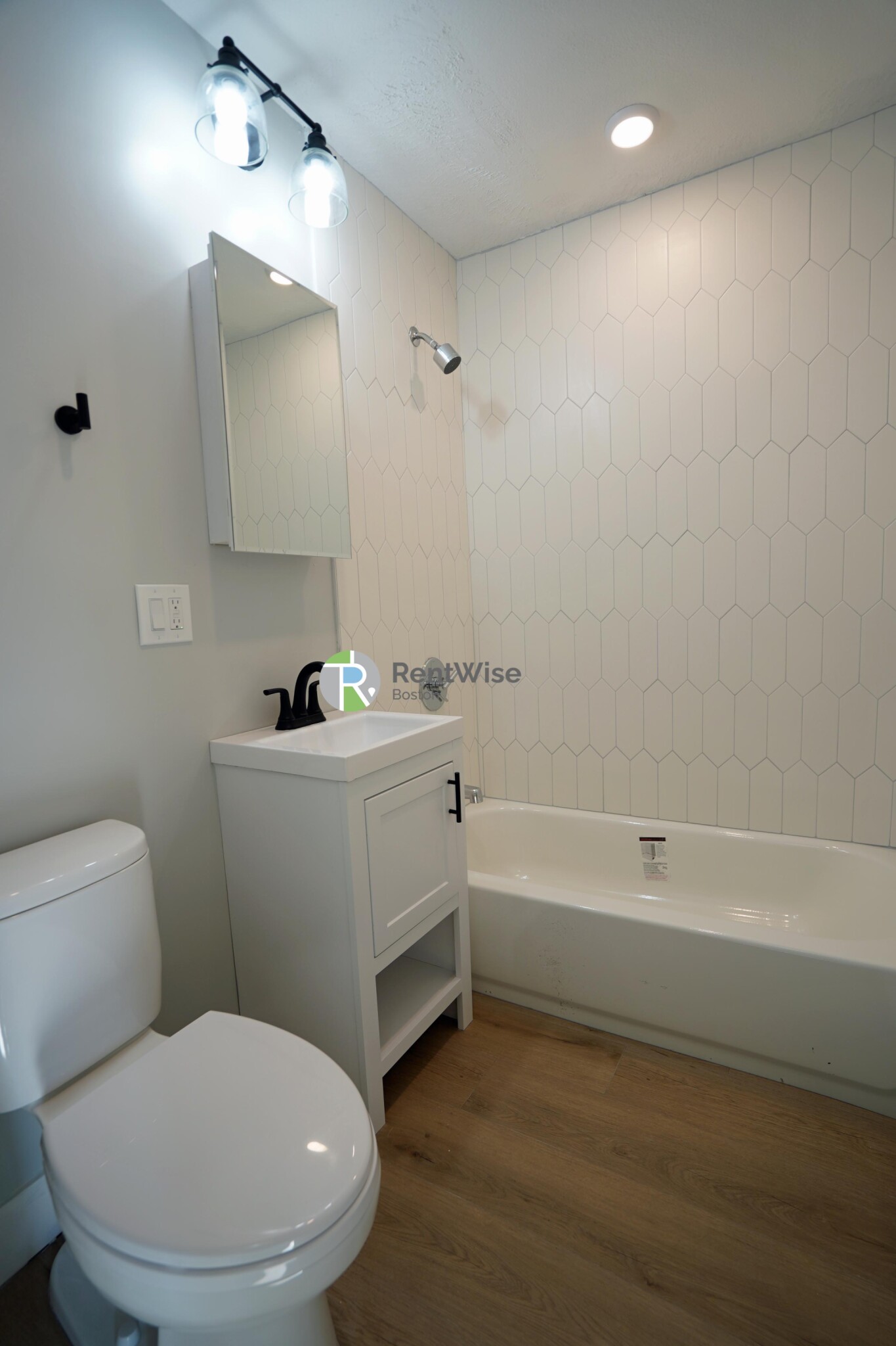 3 bed, 1 bath apartment for rent at 745 East 6th St Unit 1, South Boston — photo 10 of 19