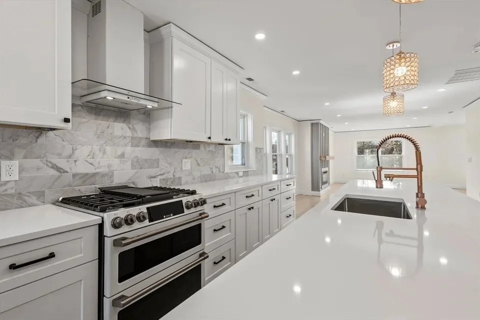 158 North Beacon St, Watertown