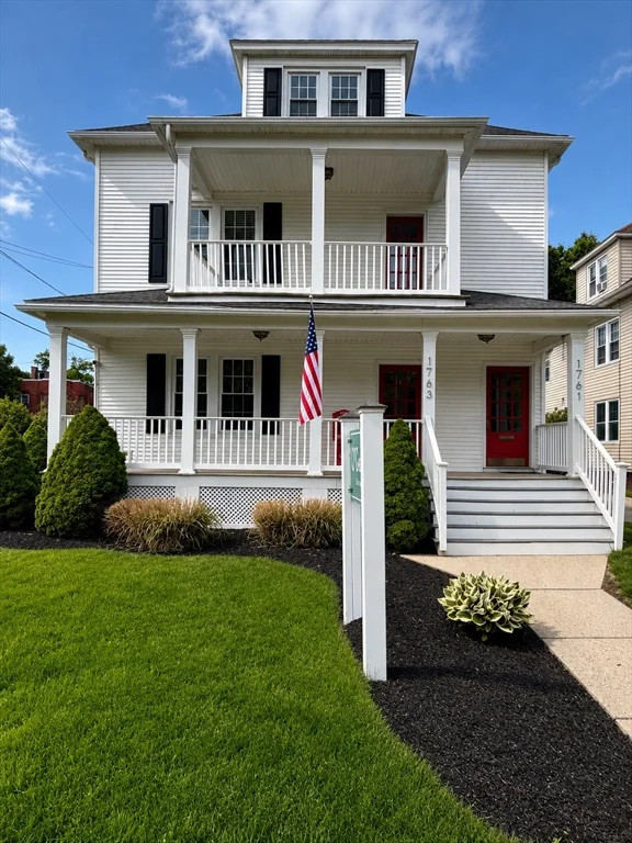 1761-1763 Northampton St, Holyoke