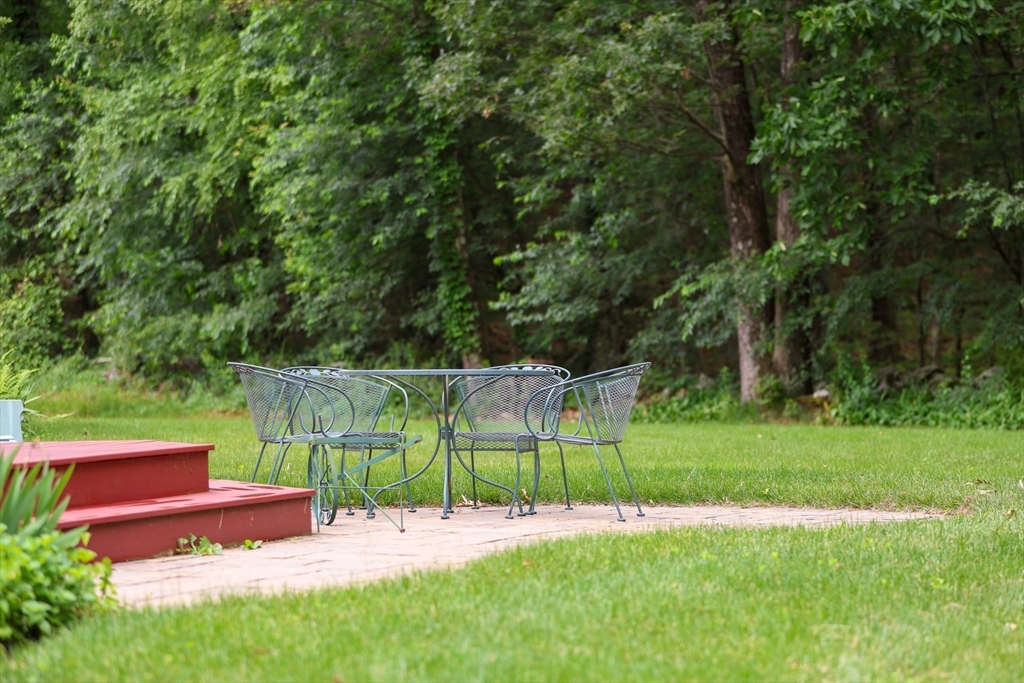 288 Goldthwaite Rd, Whitinsville