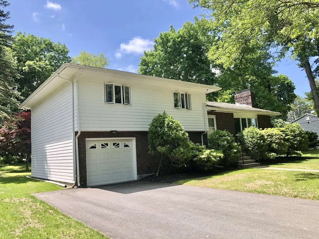 15 Sycamore Rd, Montrose