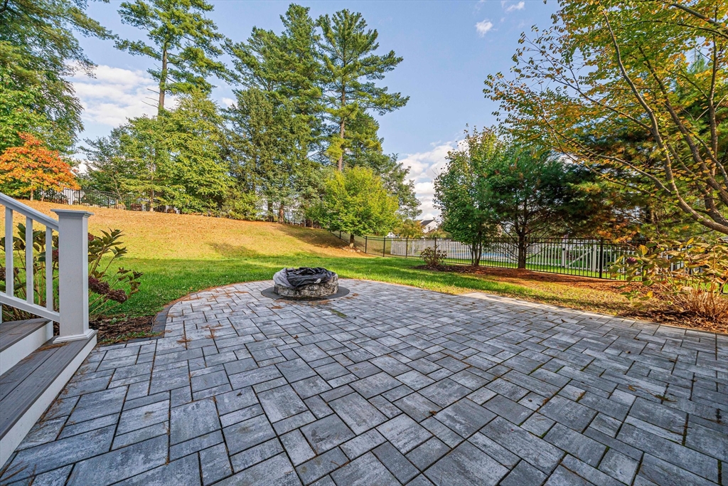 24 Endean Dr, Walpole