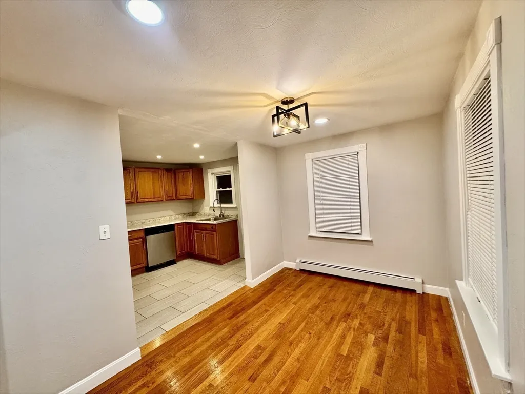 84 Reed St, West Side