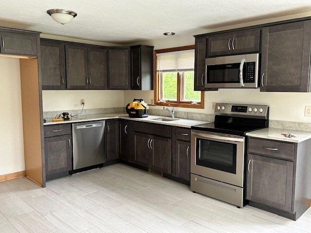 12 Harriet Dr, Bridgewater