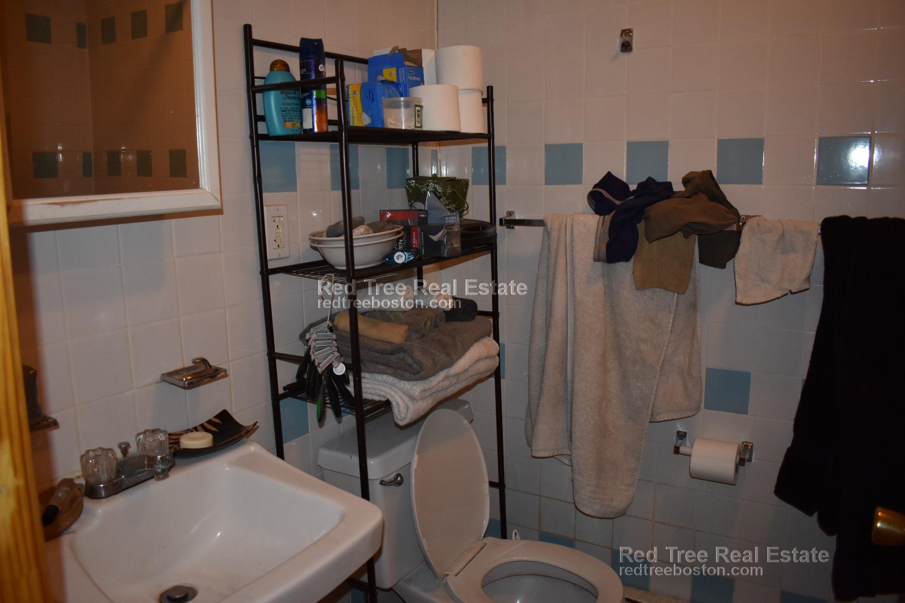 129 Cedar St, Roxbury