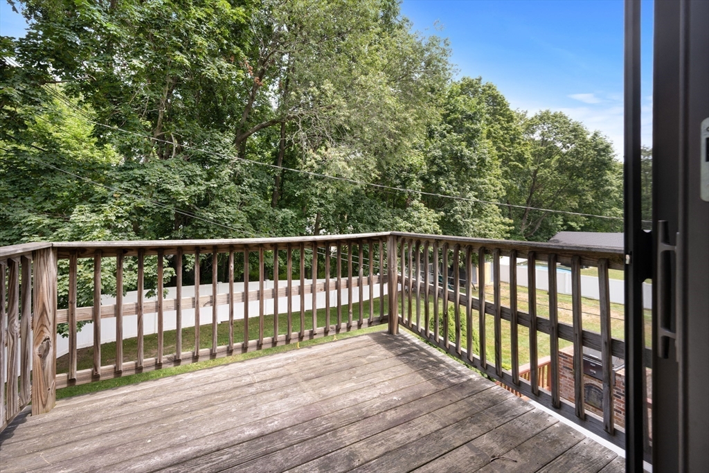 47 Oriole Dr, Dracut