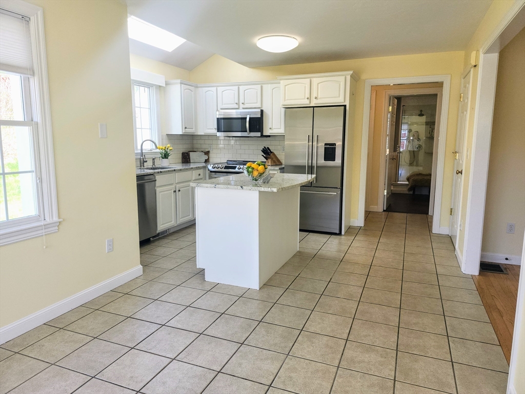 50 Fisher Rd, Southborough