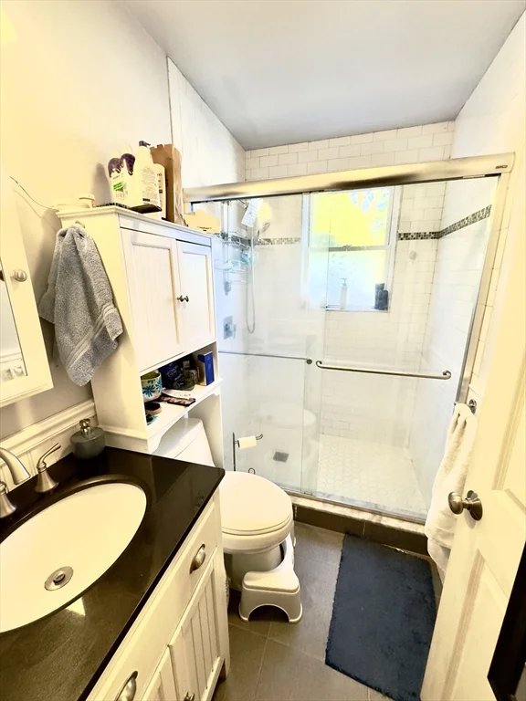 8 Fox Point, Dorchester