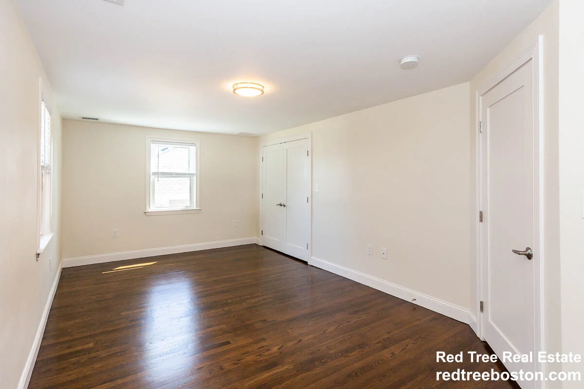 77 Rock Glen Rd, Medford