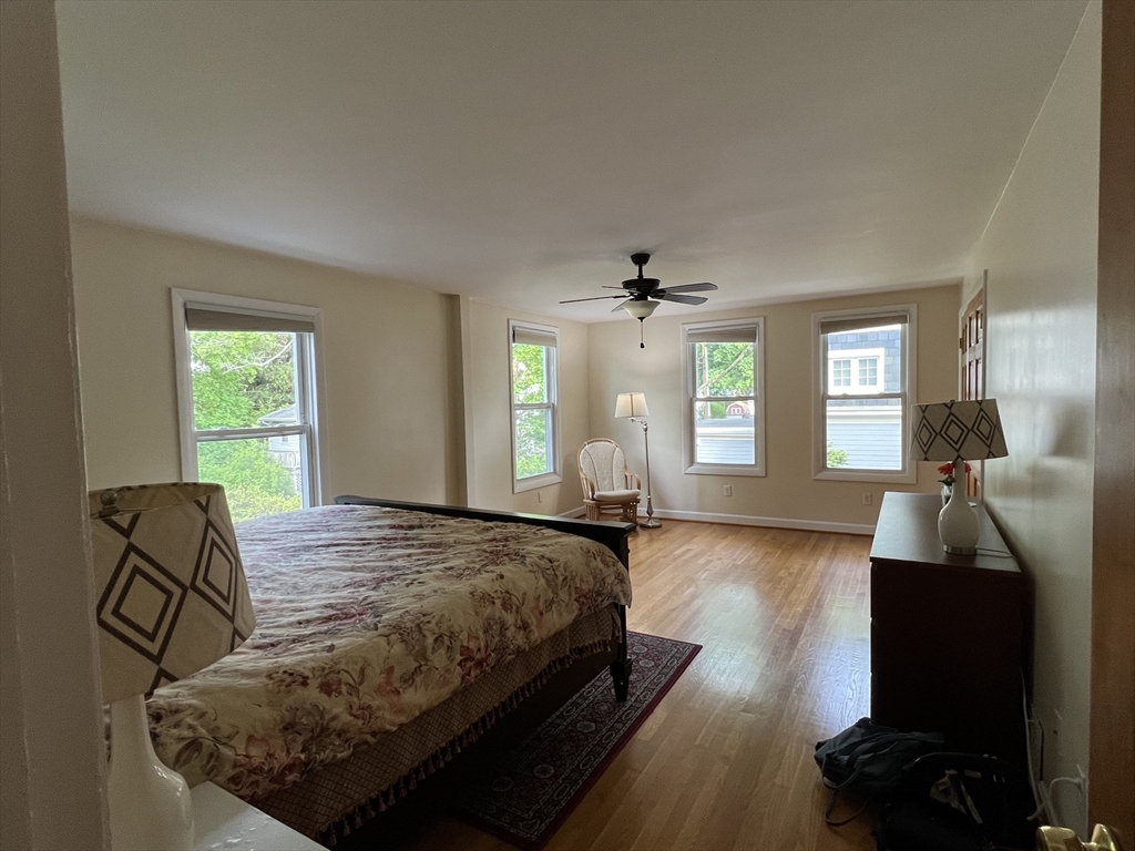 254 Park St, West Roxbury