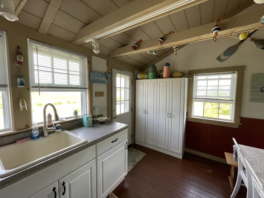 28 Brighton St, Green Harbor