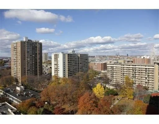 9 Hawthorne Pl, West End