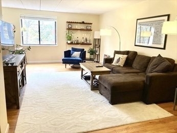 1933 Commonwealth Ave, Brighton