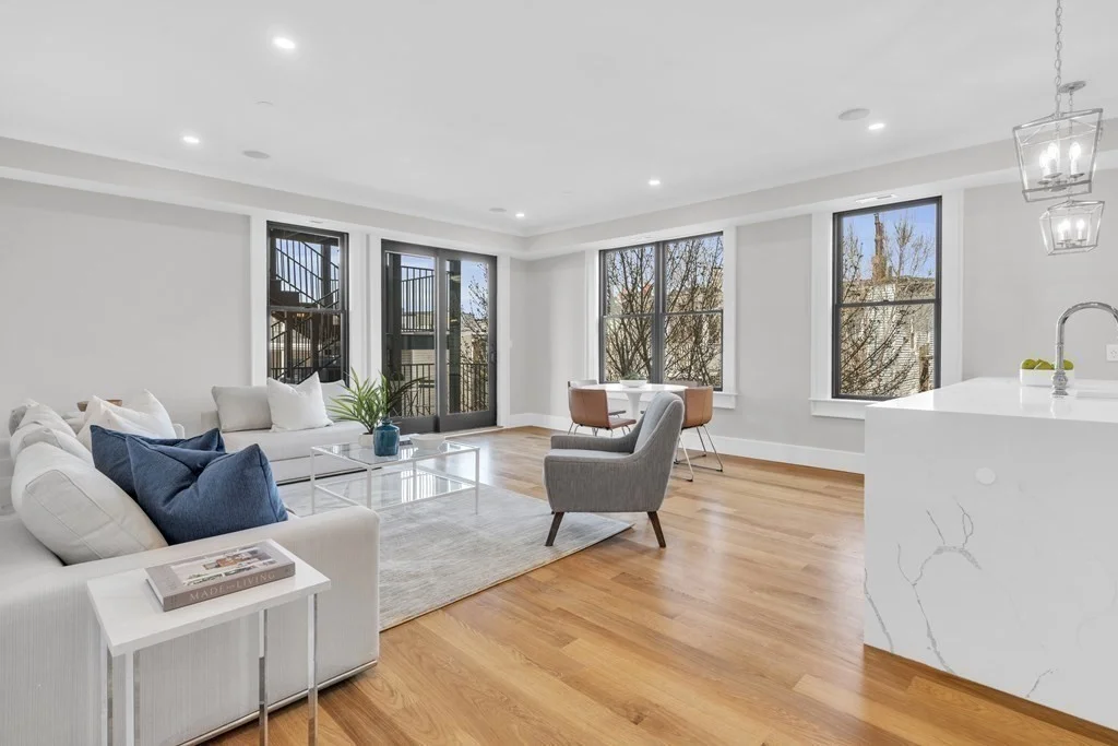 9 Glover Ct, South Boston