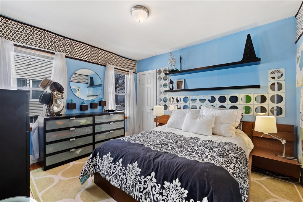 17 5th Ave, Worcester