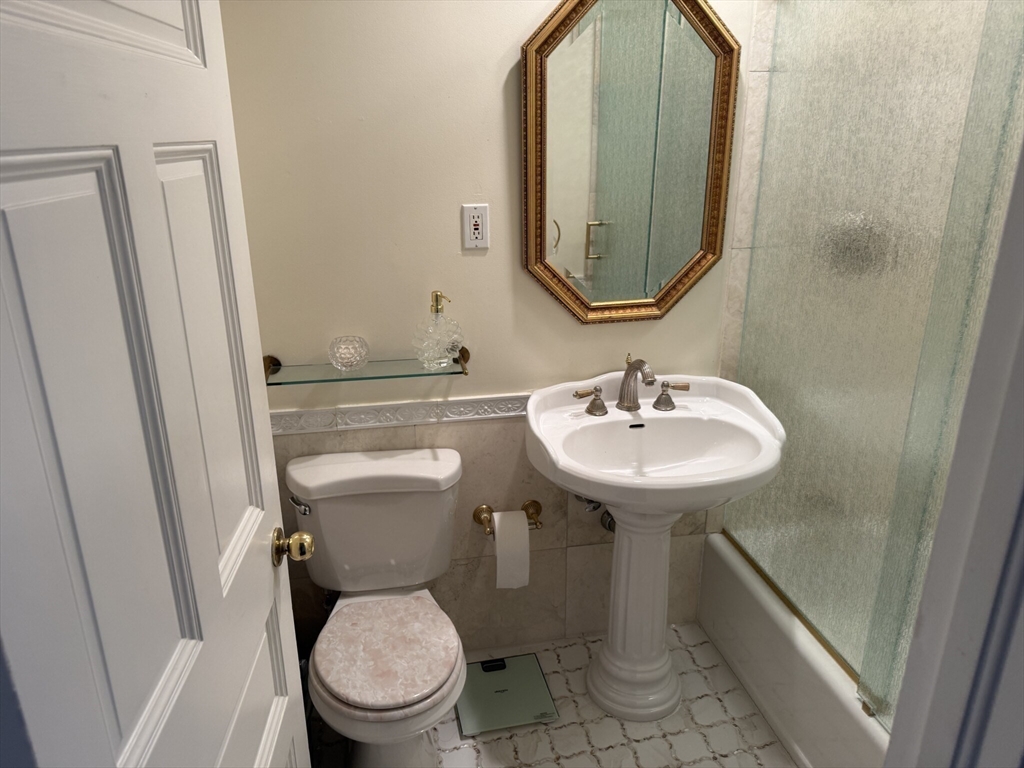 164 Beacon St, Back Bay