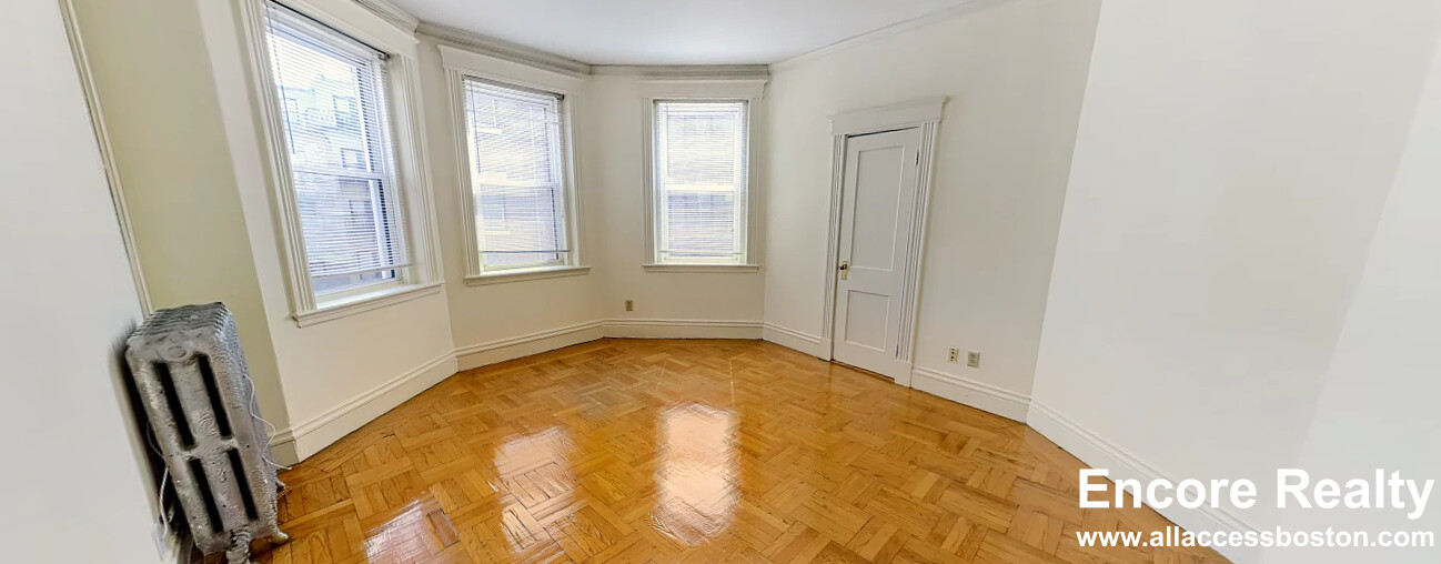 16 Queensberry St, Fenway