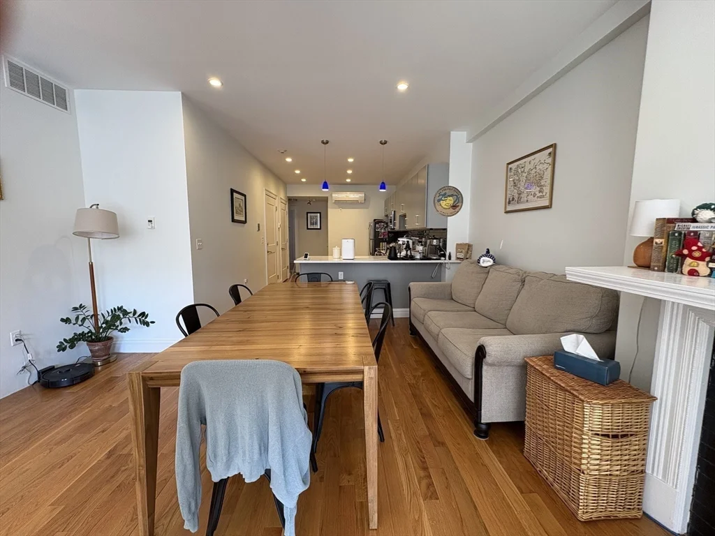 175 Newbury St, Back Bay