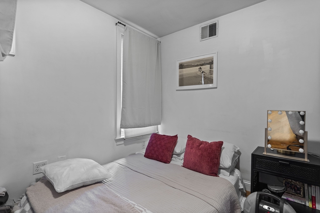 51 Telegraph St, South Boston