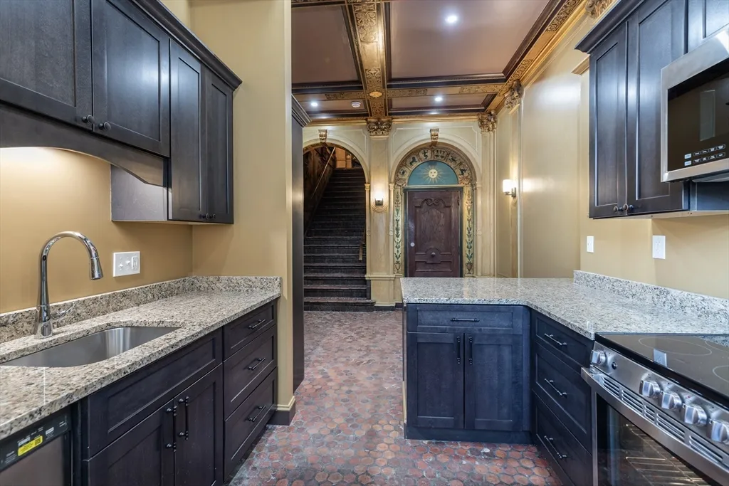 107 Beacon St, Back Bay