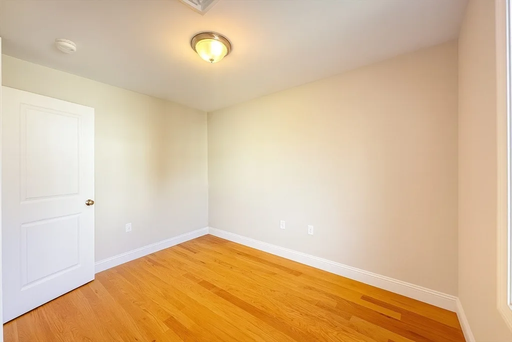 46 Wellington St, Waltham