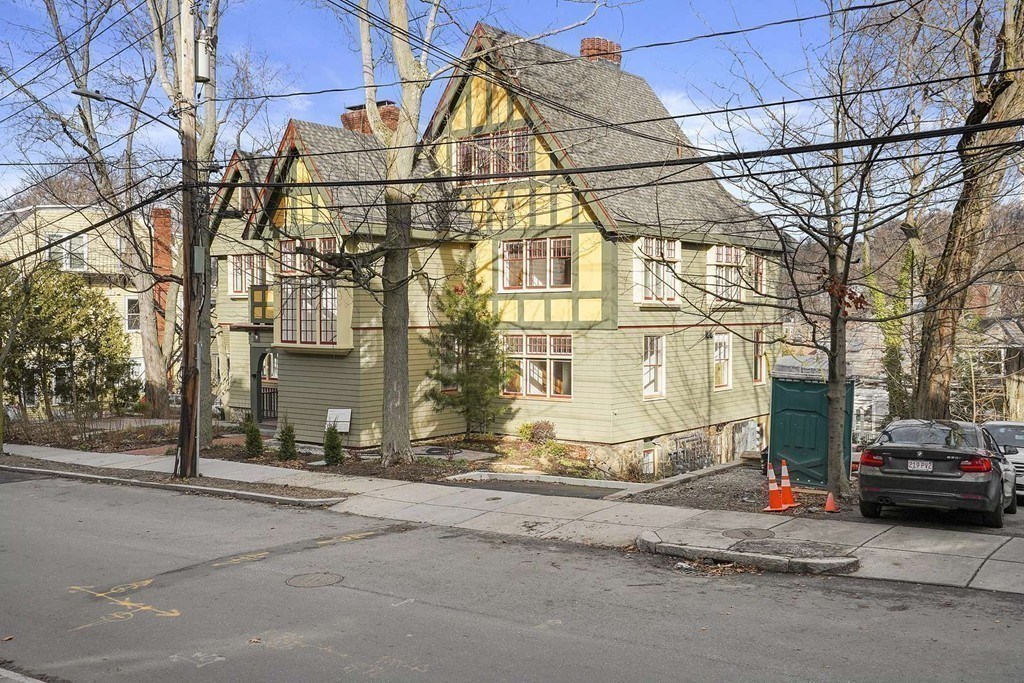 165 Winthrop Rd, Beaconsfield