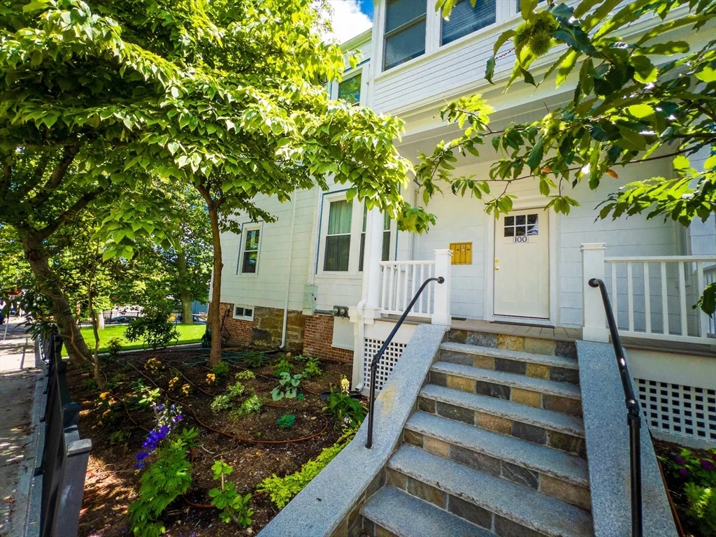 100 Chestnut Ave, Jamaica Plain
