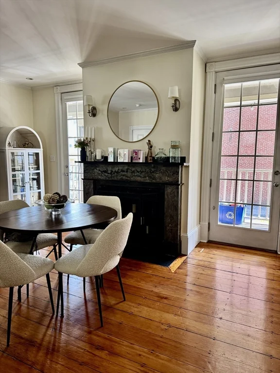 54 Chestnut St, Charlestown