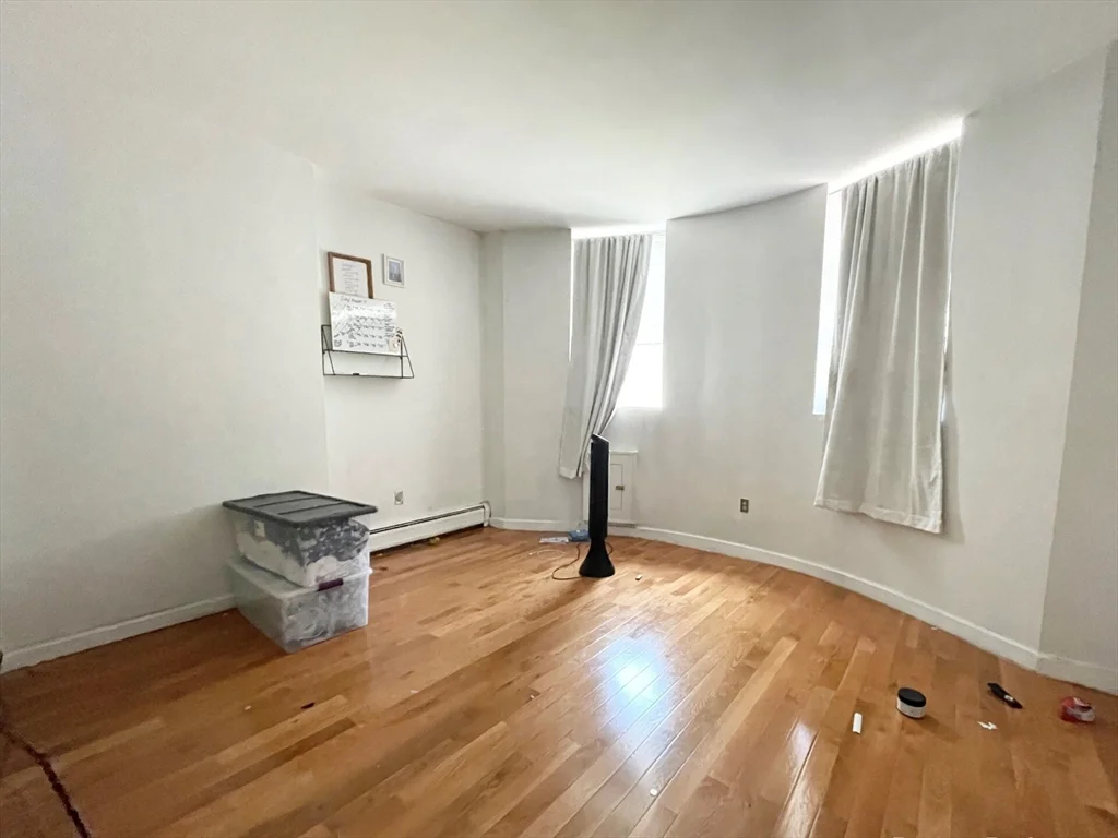 670 Massachussetts, South End