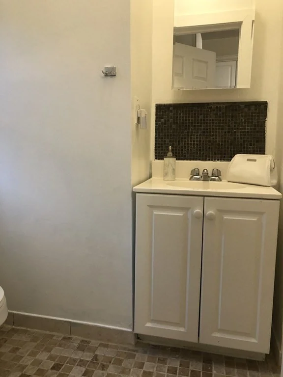 176 W Sixth St, South Boston