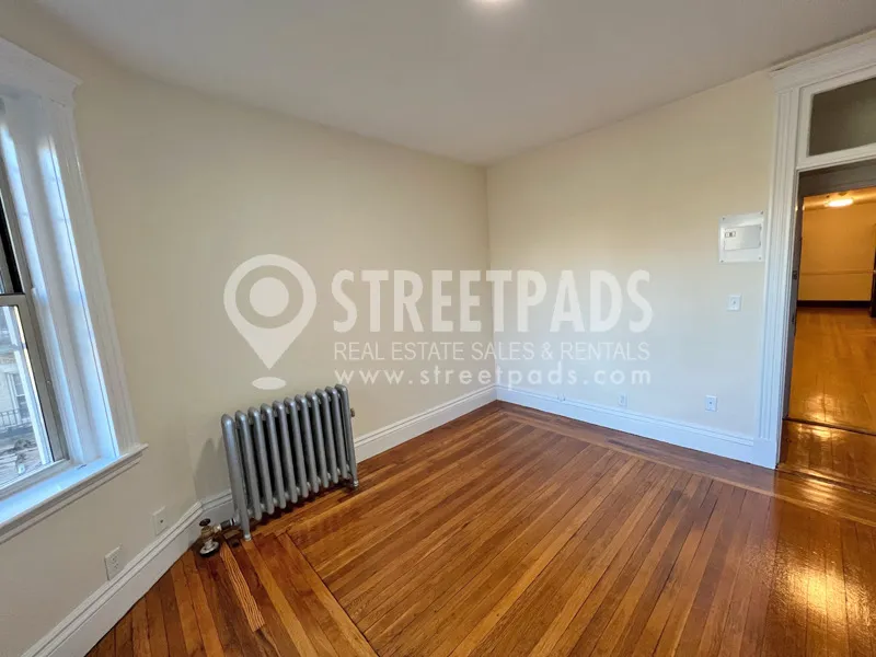 27 Park Dr, Fenway