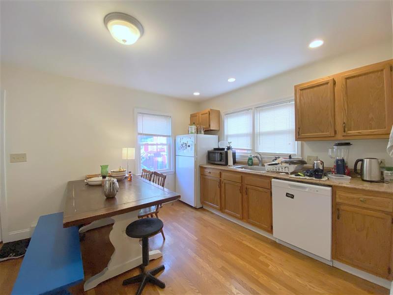 126 Pine St, The Port