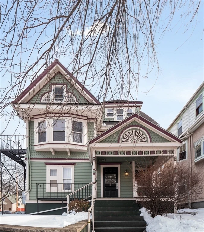 97 College Ave, Powder House Square