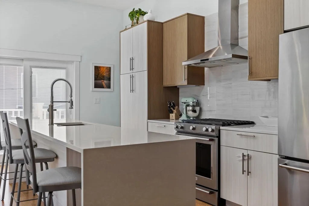 11 Ashland St, Dorchester