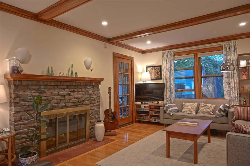 23 Richardson Rd, Belmont