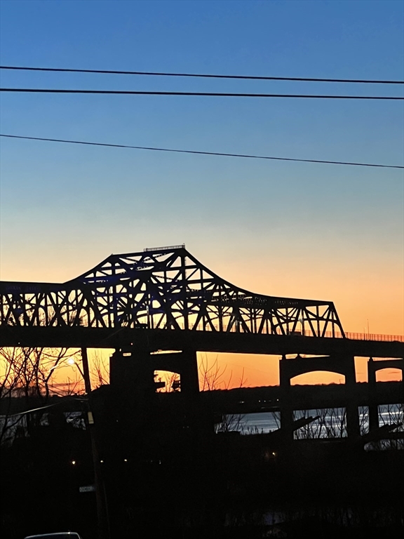 118 Maple St, Fall River