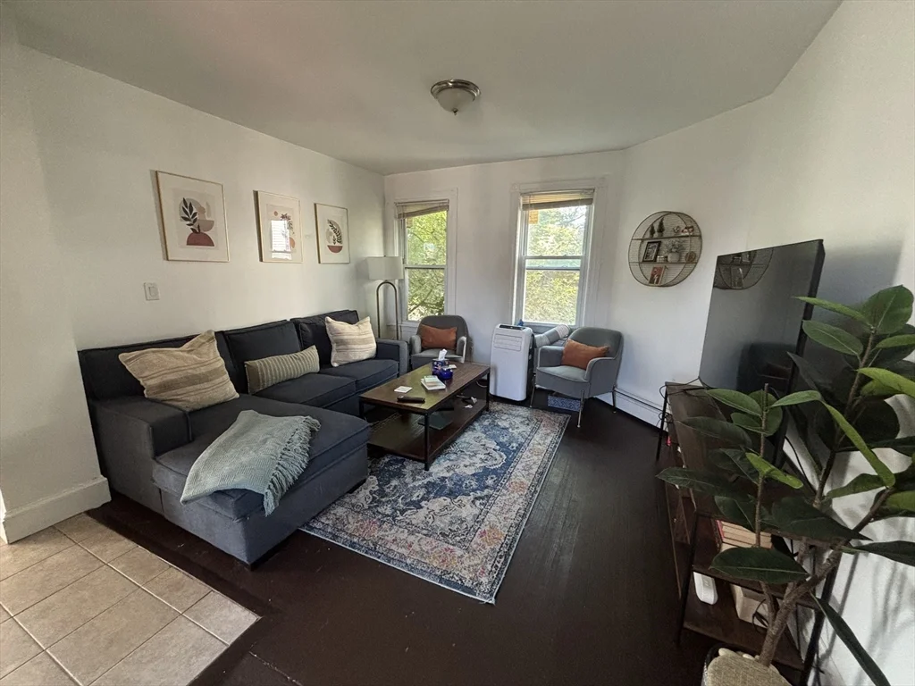106 Pine St, Central Square