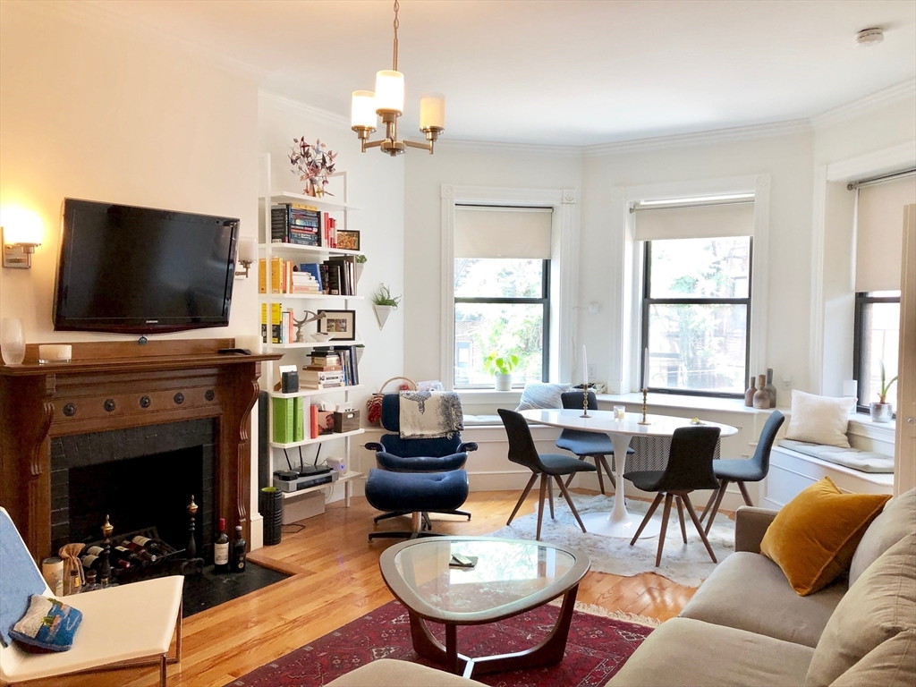 247 Newbury St, Back Bay