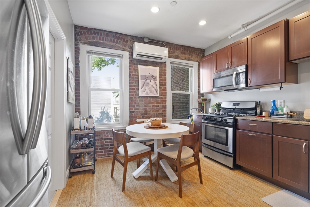 162 F St, South Boston