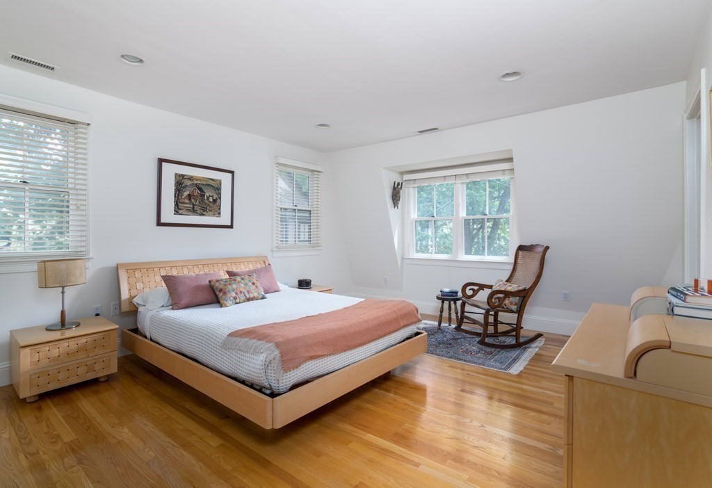 37 Mount Vernon, Neighborhood Nine