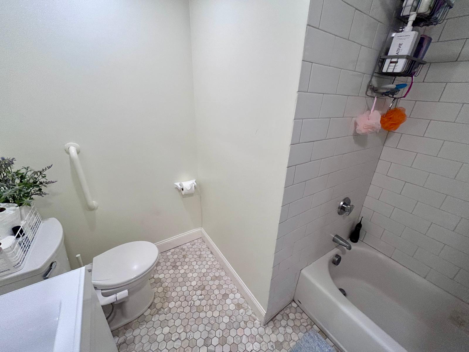 1712 Beacon St, Brookline