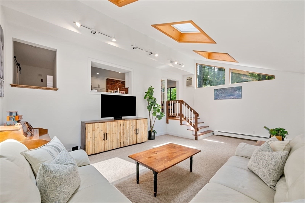 2 Deer Run, Littleton