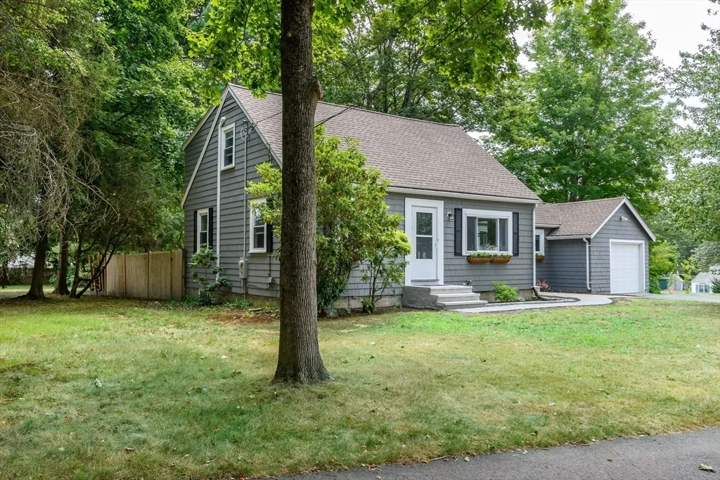 7 Ferndale Rd, Natick