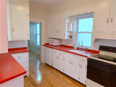 95 Cedar St, Powder House Square